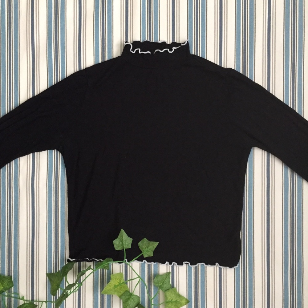 Black Mockneck Long Sleeve w/Lettuce Edge